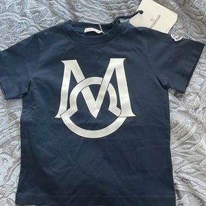 Moncler kids tshirt Sz 4t